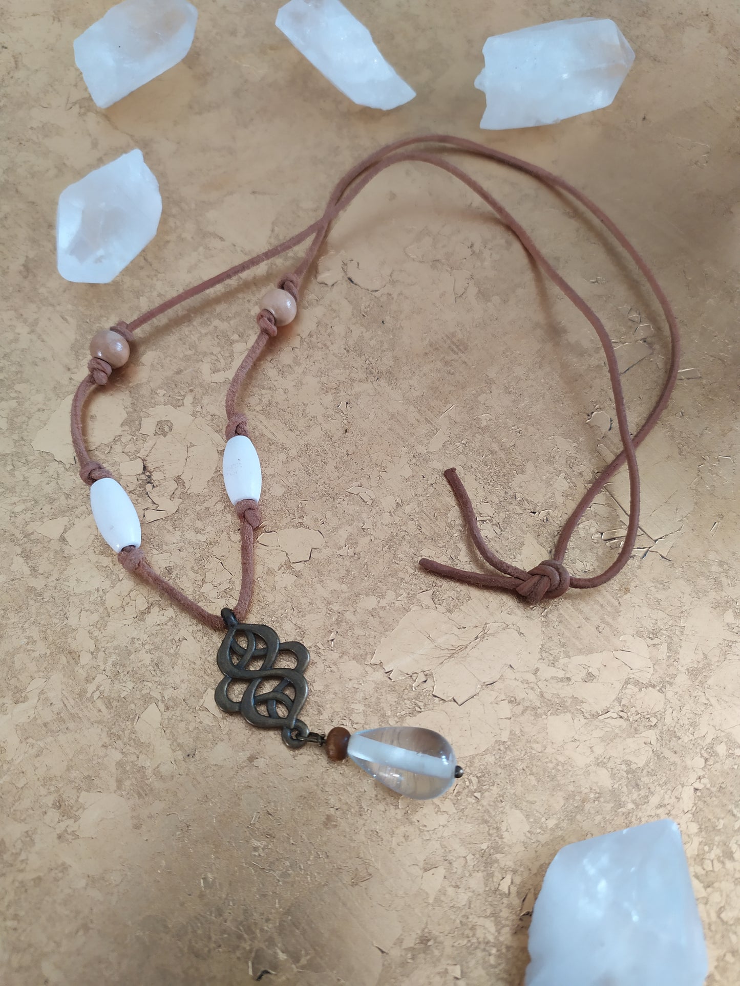 Collier Cuir & blanc