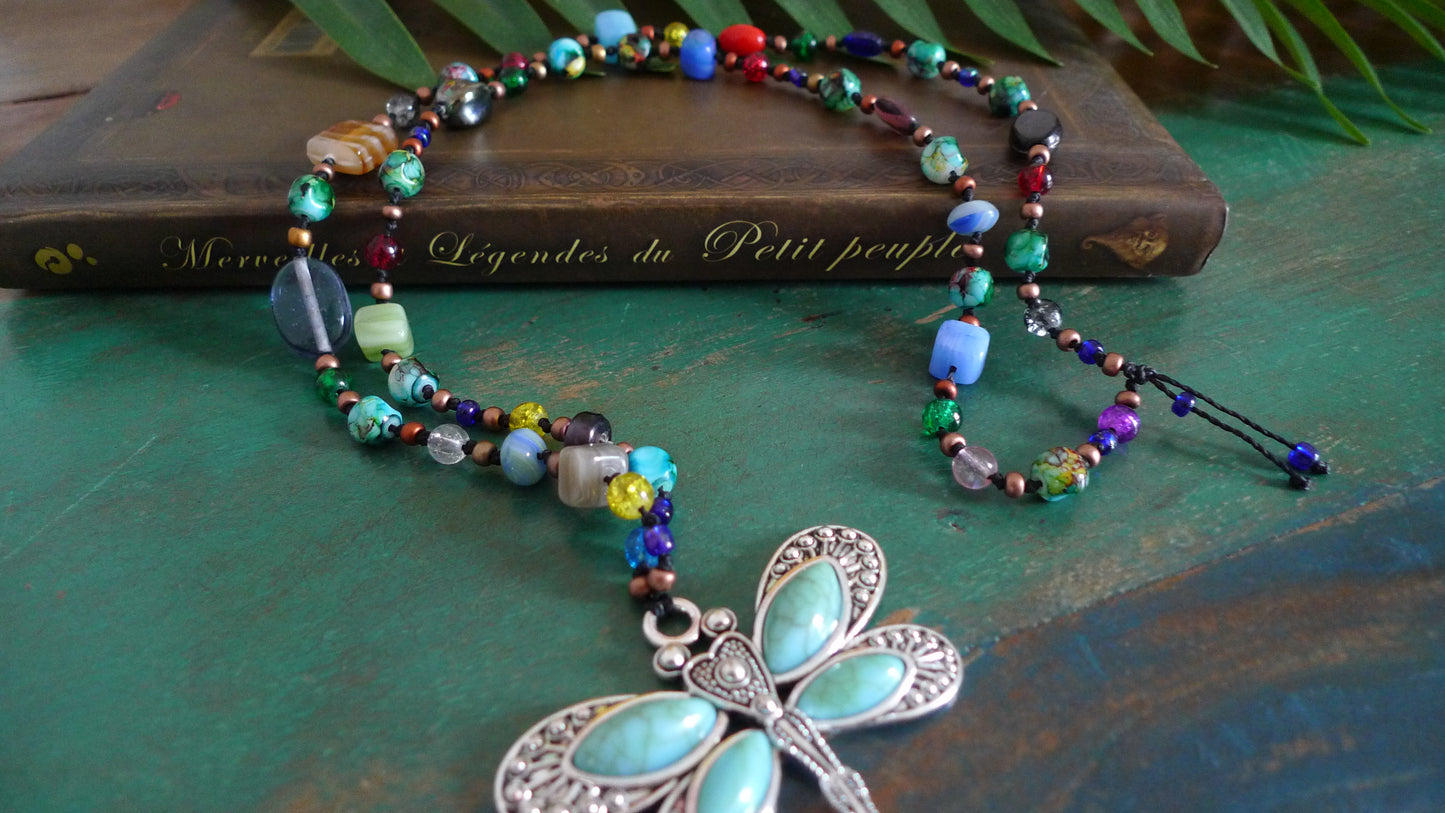 Collier Perles et Breloque Libellule