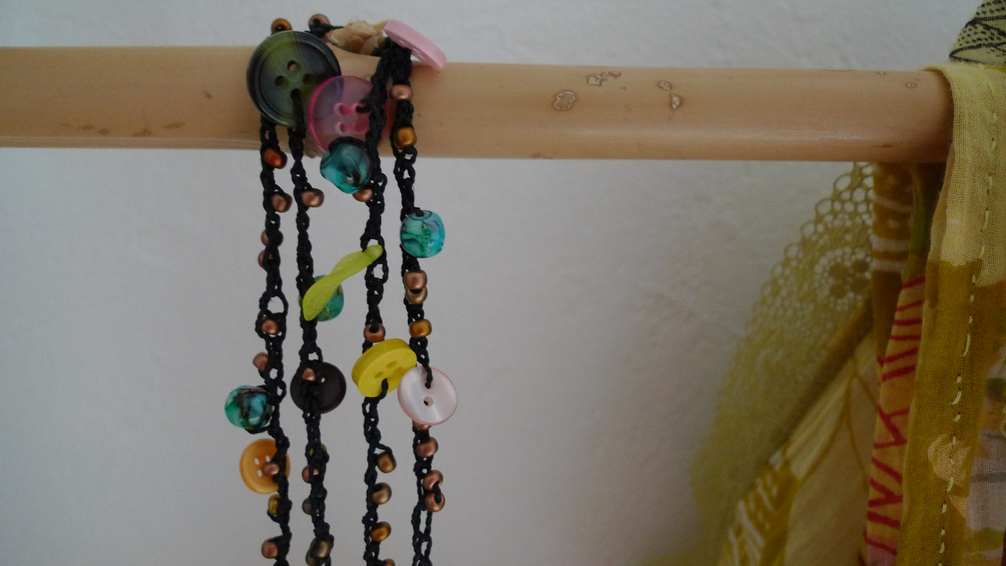 Collier crochet Perles et Boutons Noir